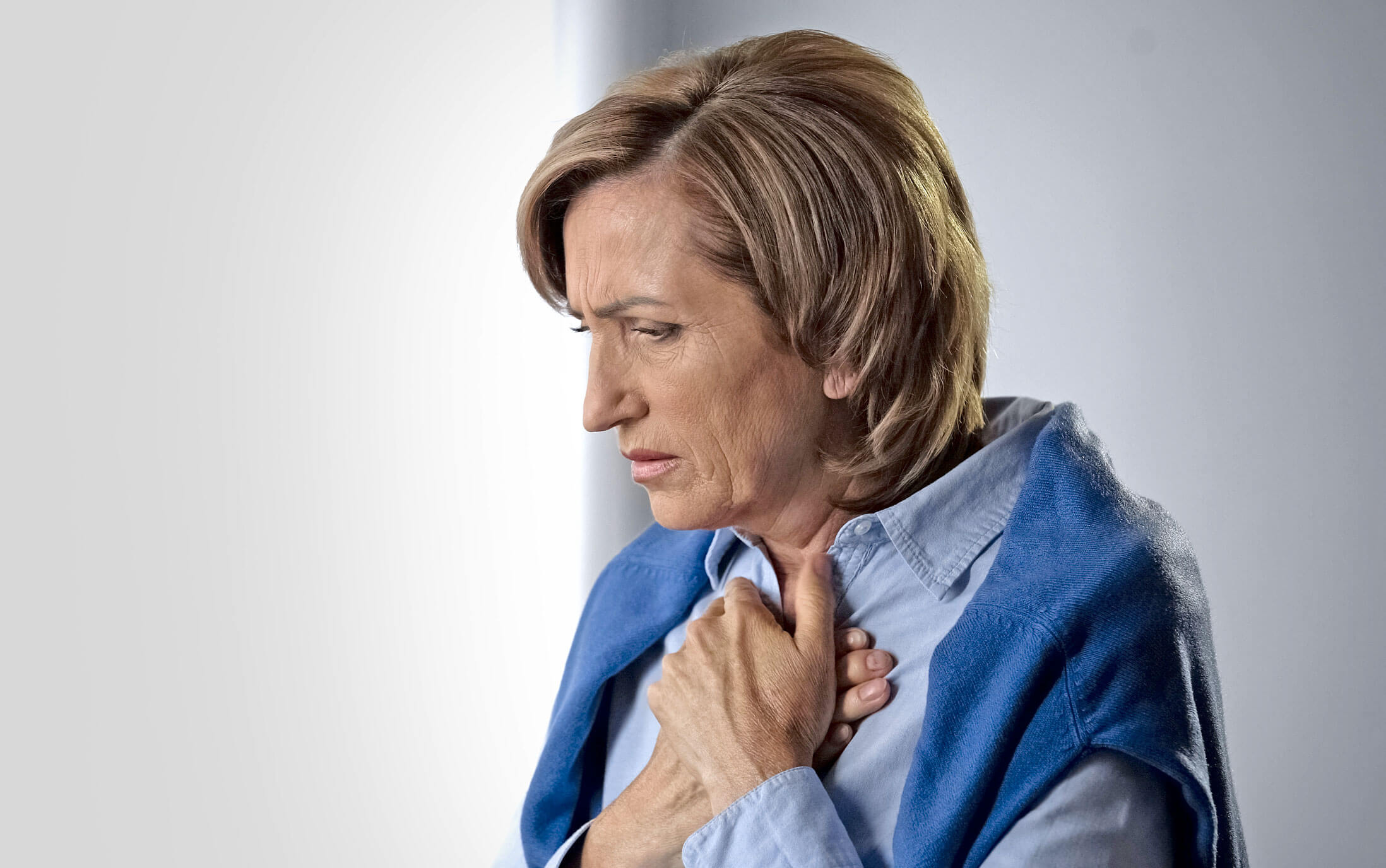 Nervöse Frau, besorgt