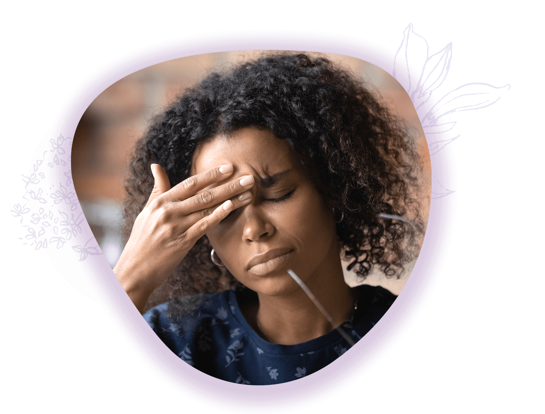 Frau mit Kopfschmerzen